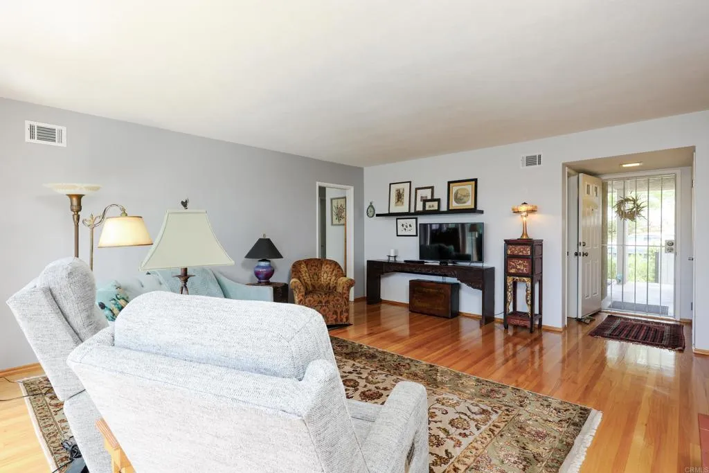 https://cdn.realtyfeed.com/cdn/127/306687505/0d40e2df0f33dfc0a790717410c09957.webp