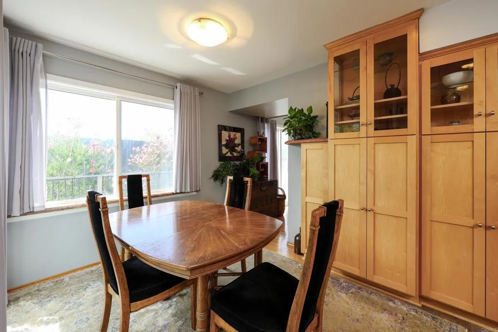 https://cdn.realtyfeed.com/cdn/127/306687505/630b0f1c153527f55e65236315a7ac50.webp