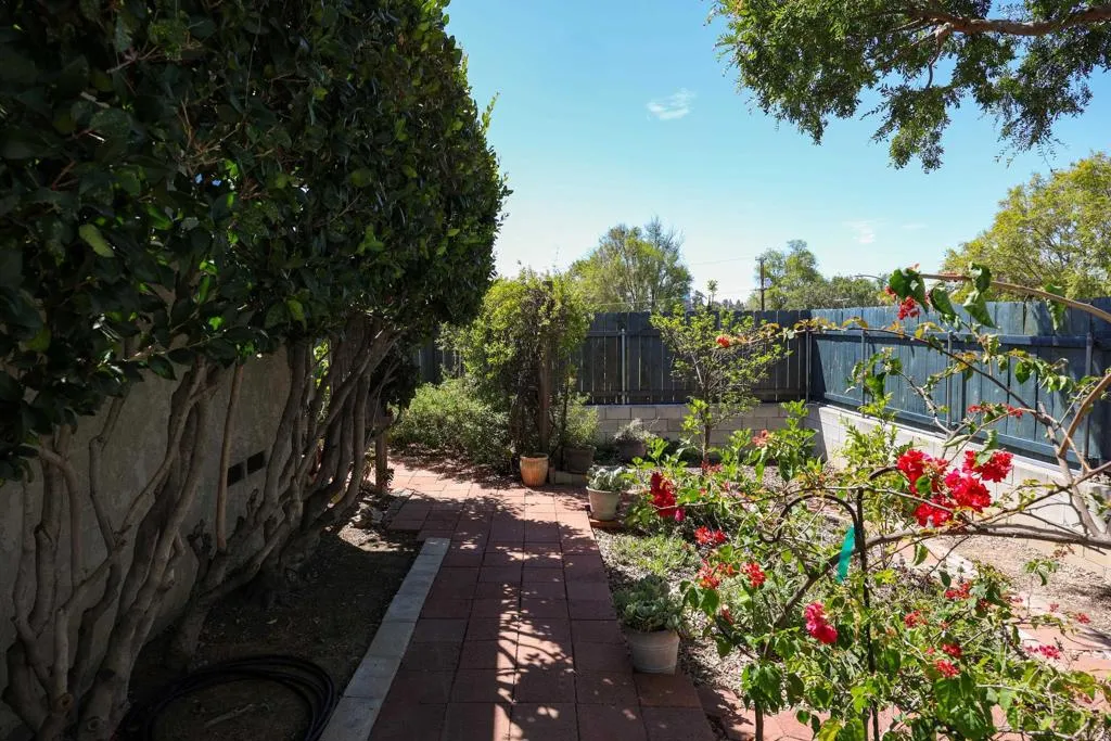 https://cdn.realtyfeed.com/cdn/127/306687505/8a8fb9cc3c1ea93a50b4e813bc62b910.webp