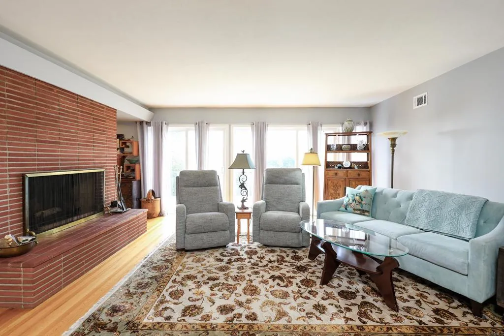 https://cdn.realtyfeed.com/cdn/127/306687505/a6d628a03808d618462e9b2519c94f44.webp