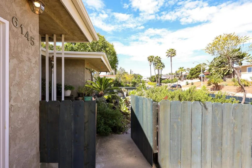 https://cdn.realtyfeed.com/cdn/127/306687505/a9dbcfe21f4379e5ad19e642f7421353.webp