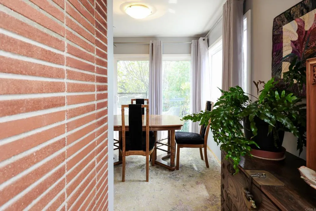 https://cdn.realtyfeed.com/cdn/127/306687505/b6610ff301a49441e6379695e36a78f1.webp
