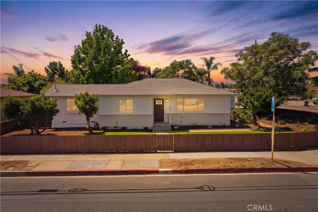 https://cdn.realtyfeed.com/cdn/127/306687525/18ee7a8763672e593d63fce7e99d3bae.webp
