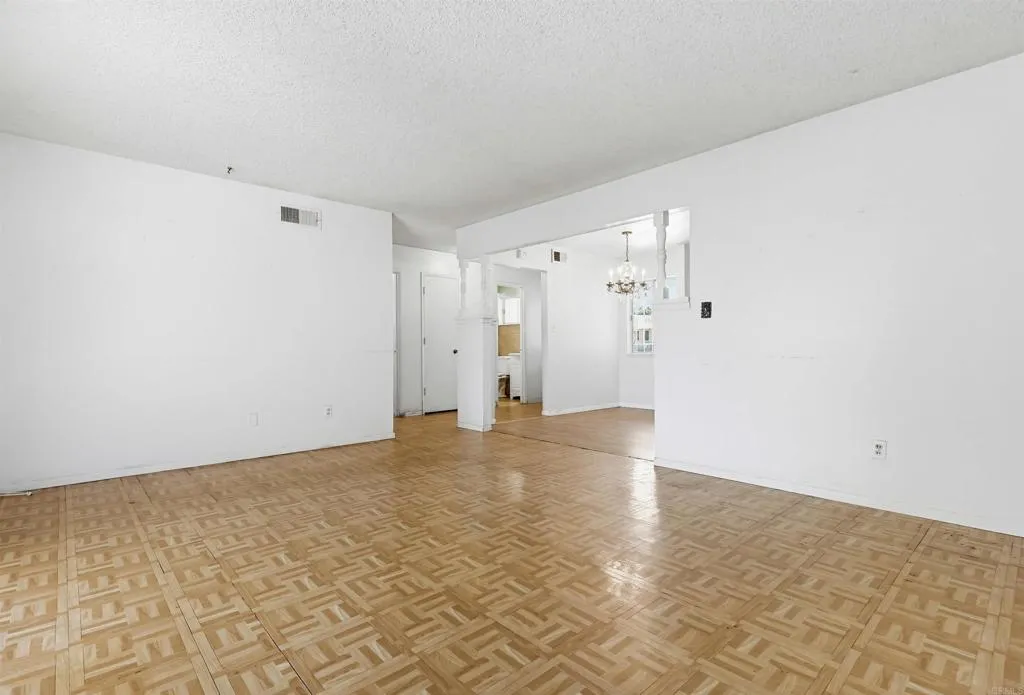 https://cdn.realtyfeed.com/cdn/127/306687590/11d7d2037b564ece6ed9f3a2a4061600.webp