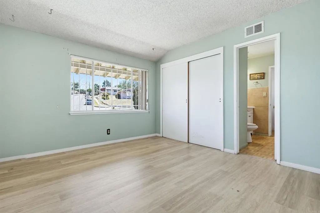 https://cdn.realtyfeed.com/cdn/127/306687590/1a649abd5cf5e576ce286dfb0b8b2974.webp