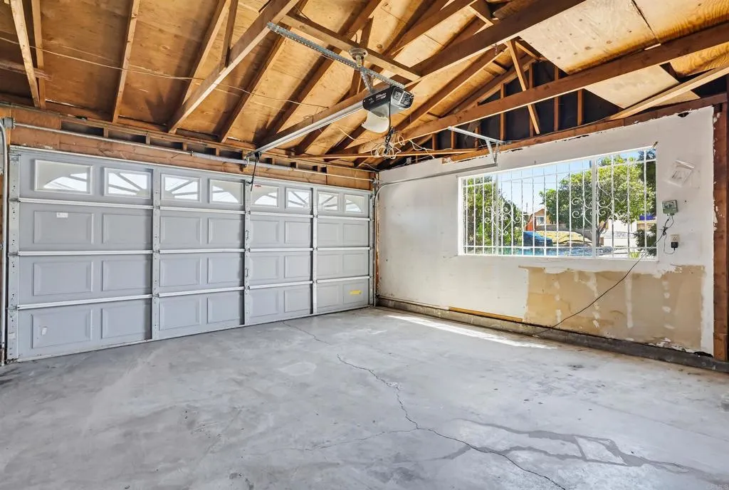 https://cdn.realtyfeed.com/cdn/127/306687590/2f4c14548393672d0900713825d0616e.webp