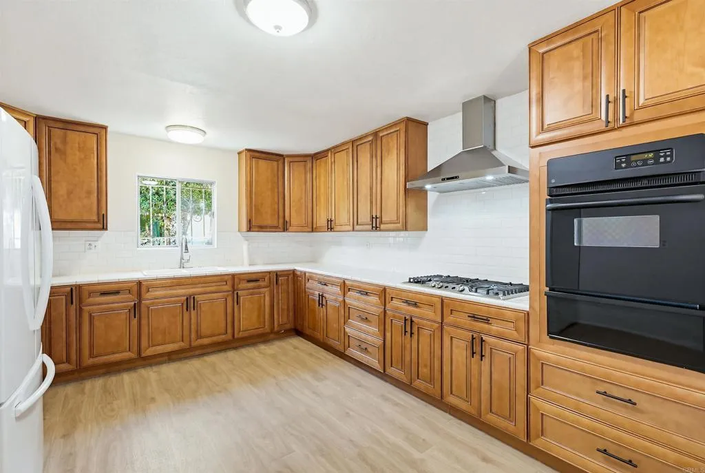 https://cdn.realtyfeed.com/cdn/127/306687590/b31e474763870cbeb79babff9a10d472.webp
