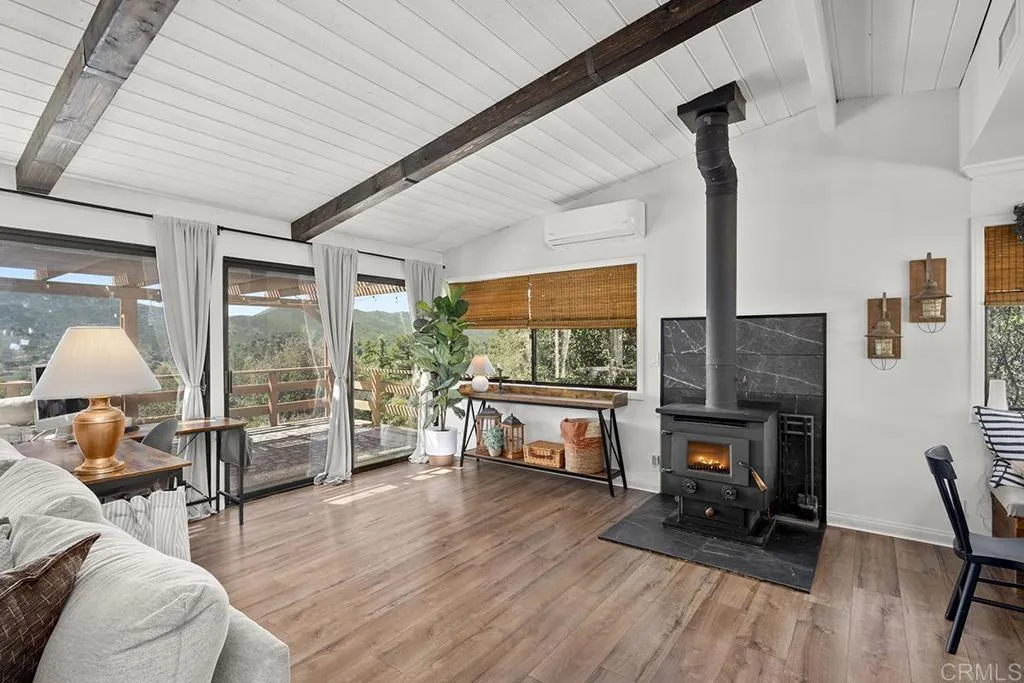 https://cdn.realtyfeed.com/cdn/127/306687609/257f60a3f2f7d9a429b30a8c29f9e1ef.webp