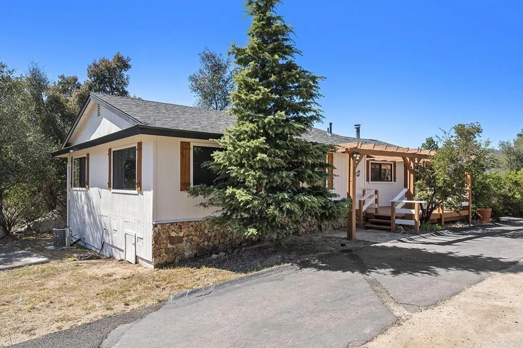 https://cdn.realtyfeed.com/cdn/127/306687609/938f6971a809dd35eaf1c391550f71d7.webp
