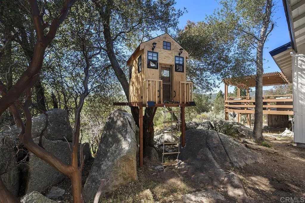 https://cdn.realtyfeed.com/cdn/127/306687609/afdb13b9d0b48e5cfff1bee4a1ac4bd1.webp