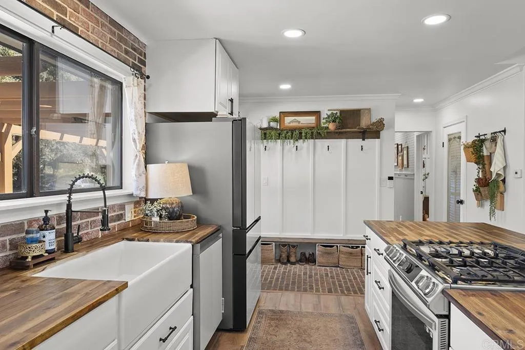 https://cdn.realtyfeed.com/cdn/127/306687609/cbaeadb487034e92e476c87adb0daaf8.webp