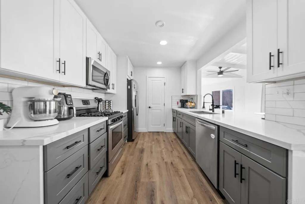 https://cdn.realtyfeed.com/cdn/127/306687610/0b4e36d6bb060661adc217c7943ec490.webp