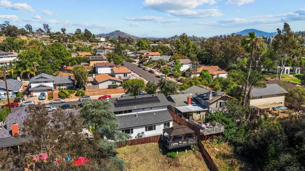 https://cdn.realtyfeed.com/cdn/127/306687610/876b140d0d3f6cb7baeaf4f670bab662.webp