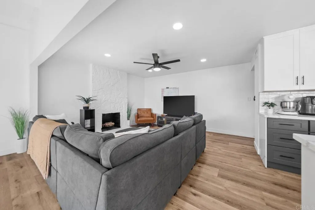 https://cdn.realtyfeed.com/cdn/127/306687610/9f8eaa9b6563f0ae40360b920800291f.webp
