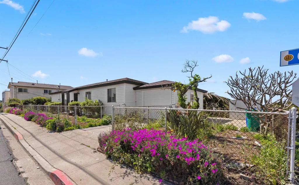 https://cdn.realtyfeed.com/cdn/127/306687652/a8211c51faad281cbf165fa9a8227d44.webp