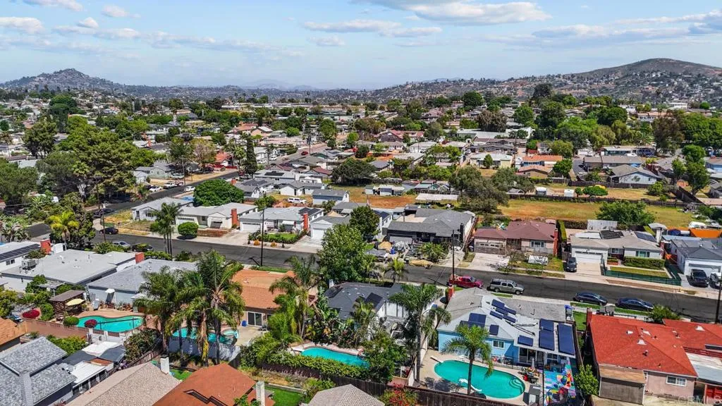 https://cdn.realtyfeed.com/cdn/127/306687667/31a91ff162d33e038b1799ed1ef23e0a.webp