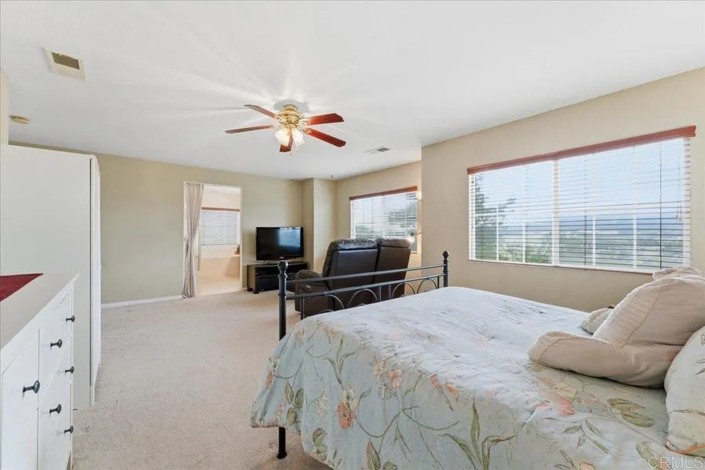 https://cdn.realtyfeed.com/cdn/127/306687677/2f075816052784050b9a2ec48fca31c5.webp
