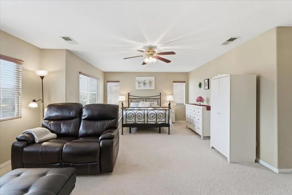https://cdn.realtyfeed.com/cdn/127/306687677/94313e1b4ac88f37d3ae61f32119387b.webp