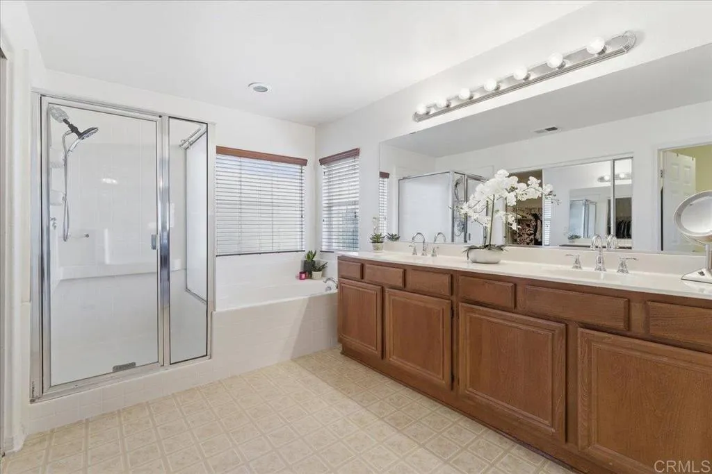 https://cdn.realtyfeed.com/cdn/127/306687677/cf88edfcbde1bbdc0e56a4788cc83f49.webp