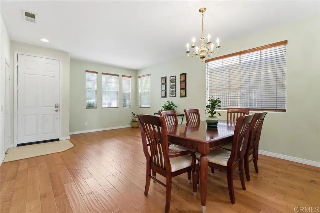 https://cdn.realtyfeed.com/cdn/127/306687677/e2c7a6dcc75fb38c61a74edcdf1cd72e.webp