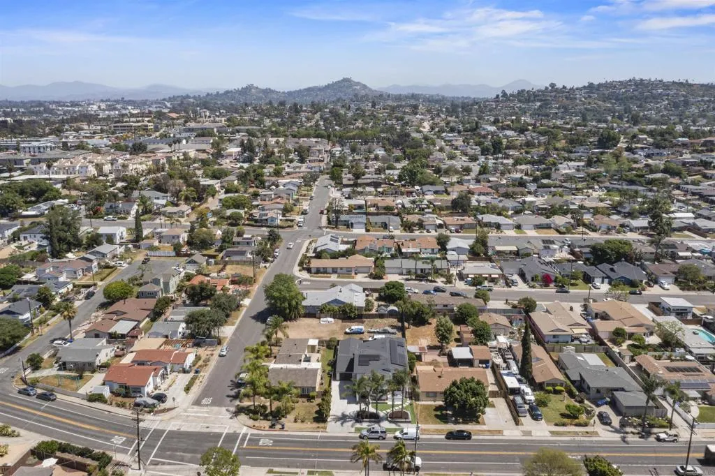 https://cdn.realtyfeed.com/cdn/127/306687718/625ff811a5a61dbd1f7e25584f569fd2.webp