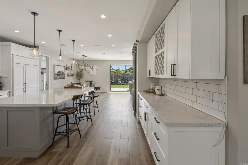 https://cdn.realtyfeed.com/cdn/127/306687718/926351b904b22291fa371aa7fafeb568.webp