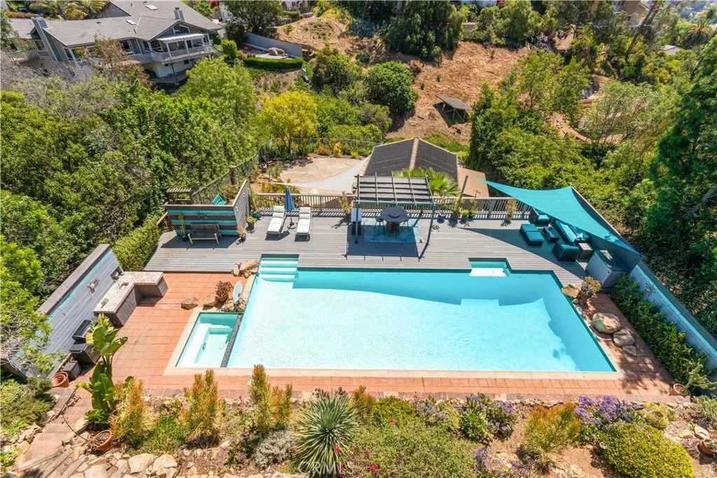 https://cdn.realtyfeed.com/cdn/127/306687720/1b2dfe176dffa5fcc3ceba013bd7c75c.webp