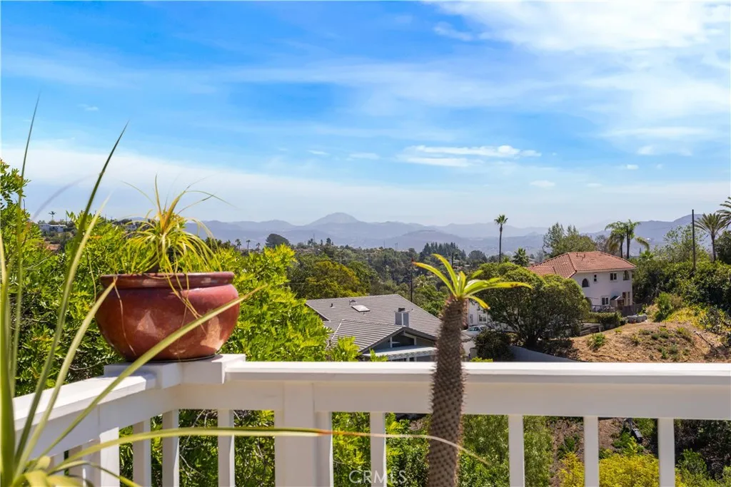 https://cdn.realtyfeed.com/cdn/127/306687720/b8d40ff603e474e63261e6e80a848a7f.webp