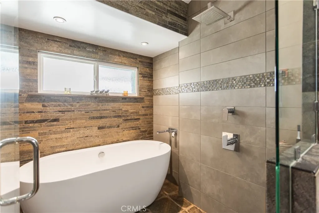 https://cdn.realtyfeed.com/cdn/127/306687720/dc3a9d1d7c584be58267aeb66ded9cc3.webp