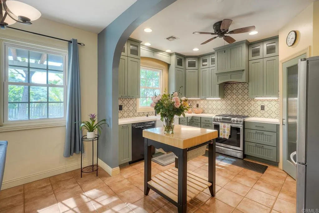 https://cdn.realtyfeed.com/cdn/127/306687721/098d332e5f6395814e939a4ec9412b97.webp