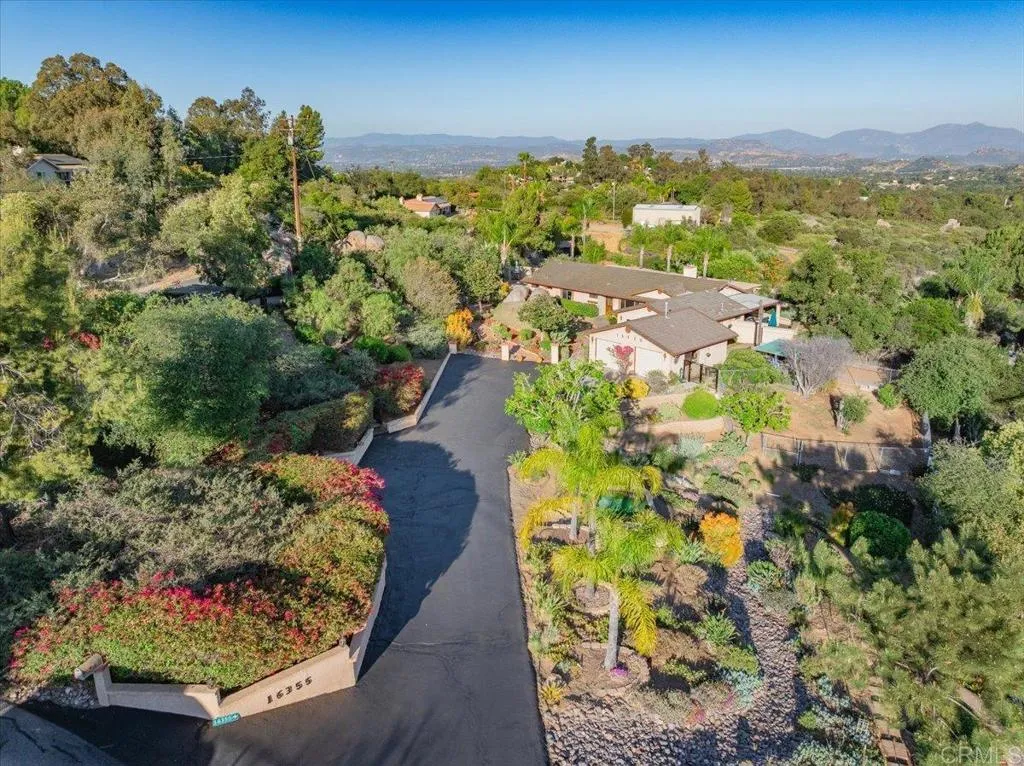 https://cdn.realtyfeed.com/cdn/127/306687722/05834981cf8fc968653bfc5340ee412b.webp