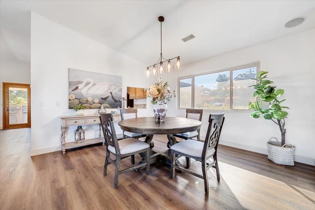 https://cdn.realtyfeed.com/cdn/127/306687722/17984df6a047bab69259360ecccbada4.webp