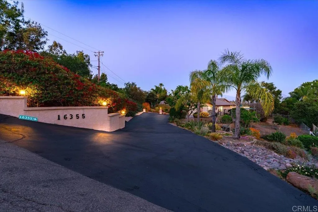 https://cdn.realtyfeed.com/cdn/127/306687722/8e96bfba7483440939ebfbfbd536a033.webp