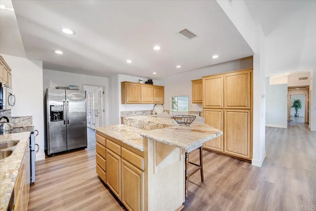https://cdn.realtyfeed.com/cdn/127/306687722/935ee9be8deee302d1afdbb481288ed3.webp