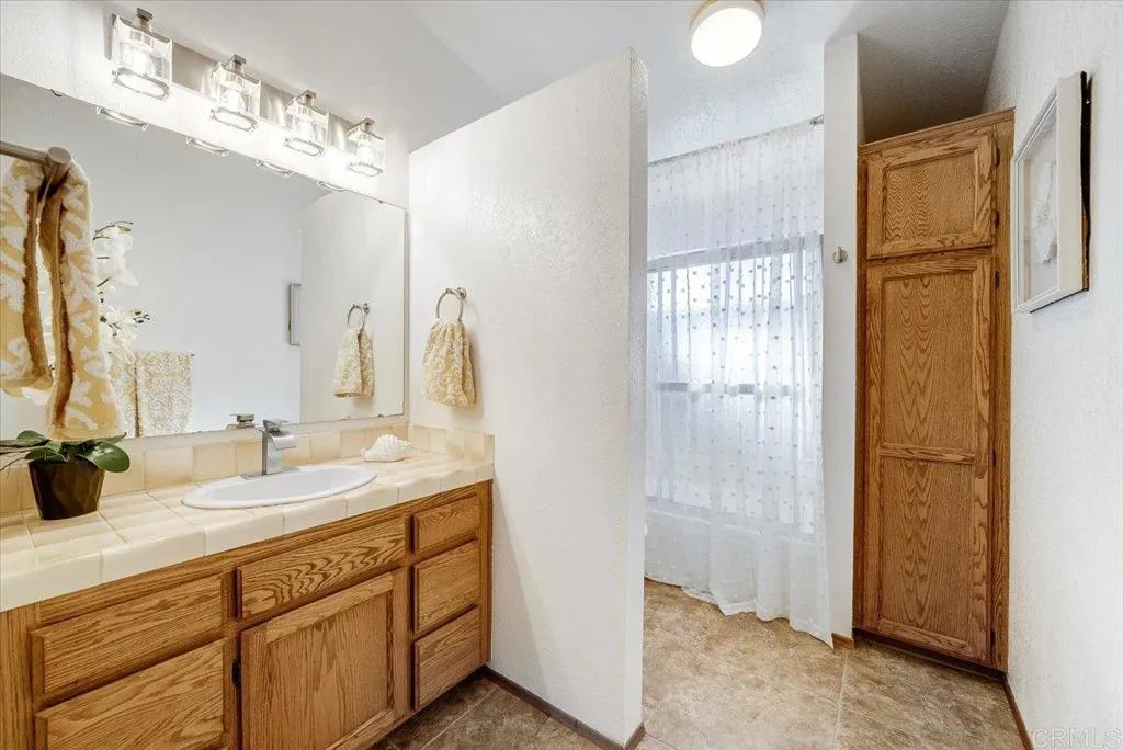 https://cdn.realtyfeed.com/cdn/127/306687722/a5aea3ec20980efc41df212ffb21f927.webp