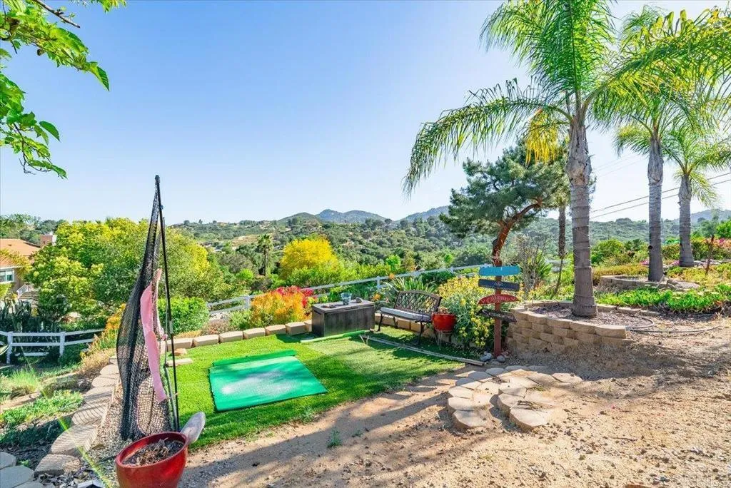 https://cdn.realtyfeed.com/cdn/127/306687722/bb7c1f27a995a783b9a9f337c6251c65.webp