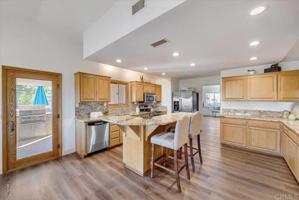 https://cdn.realtyfeed.com/cdn/127/306687722/bf5f1dd8091983ba36abcbef0ffdf32c.webp