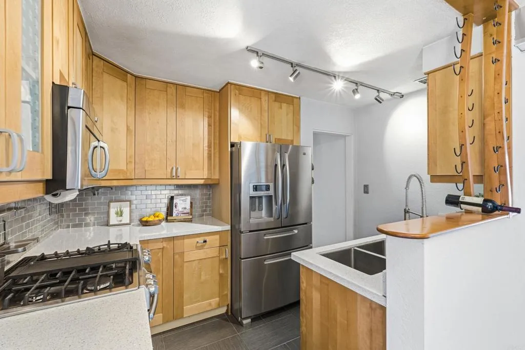 https://cdn.realtyfeed.com/cdn/127/306687737/0d6094a14732c21f16412eb951f7a851.webp