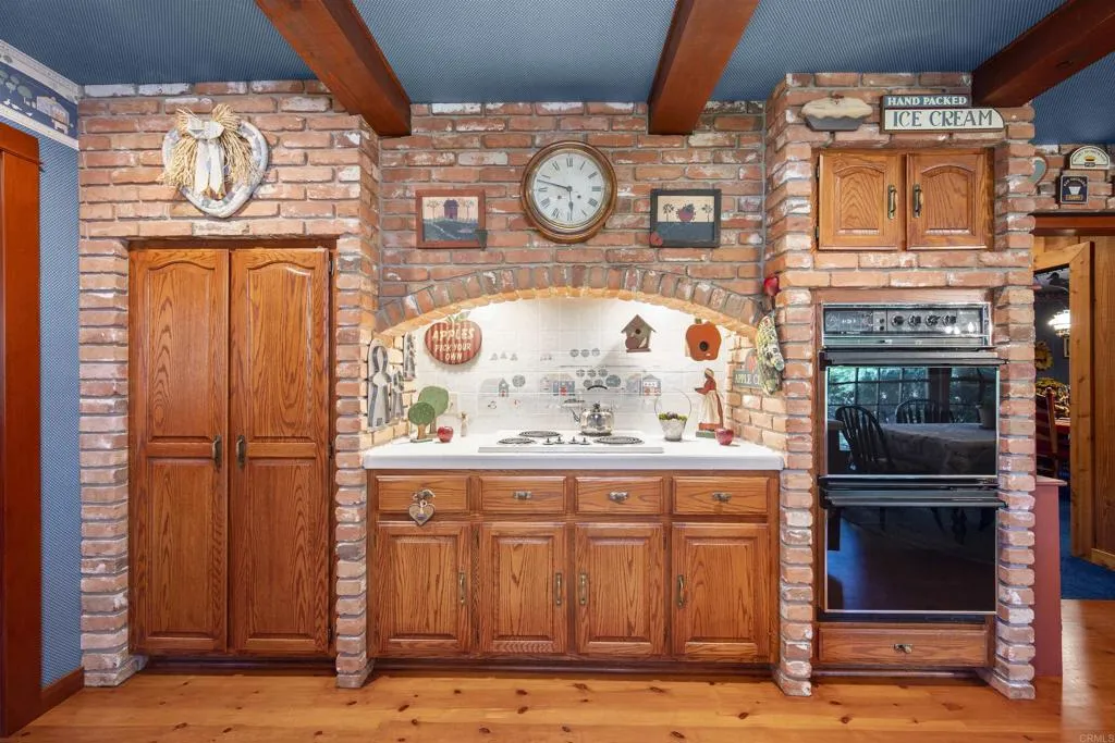 https://cdn.realtyfeed.com/cdn/127/306687753/05c072ead501f9b69698a750444f0158.webp