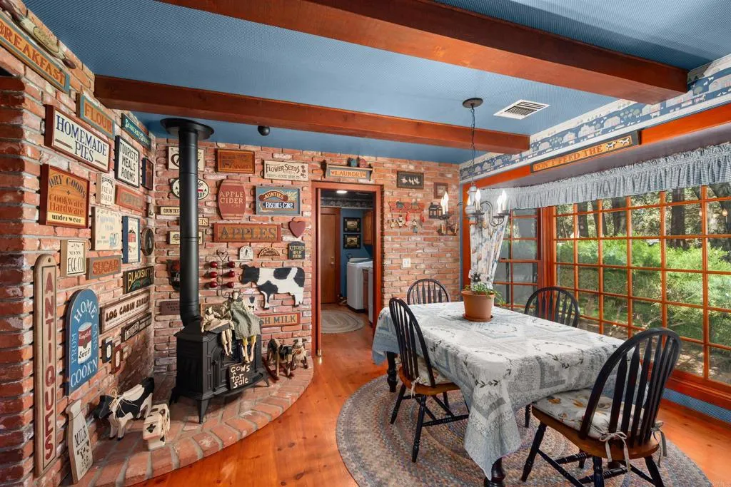 https://cdn.realtyfeed.com/cdn/127/306687753/25e16ed6a3f76b222f30bd67881e10b5.webp