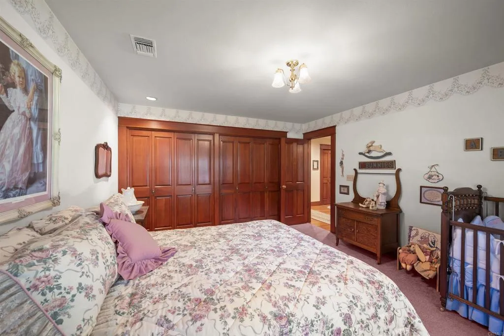 https://cdn.realtyfeed.com/cdn/127/306687753/2ce621155a7c108f5eab7599ced7cd44.webp