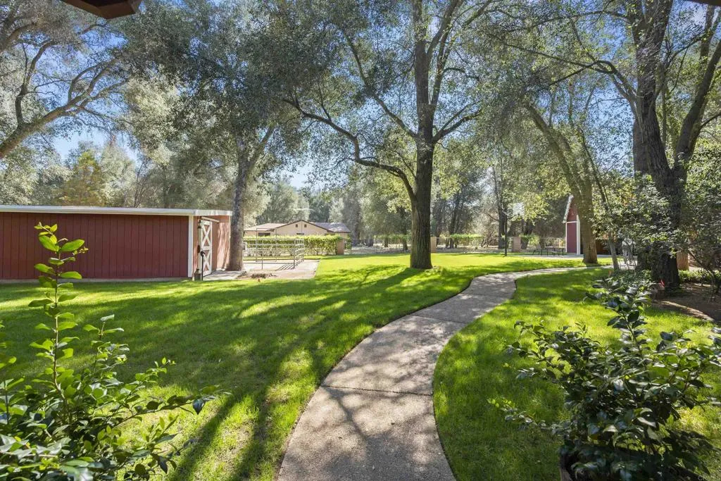 https://cdn.realtyfeed.com/cdn/127/306687753/59fd68bb5a08d8b70eb61e525483166f.webp