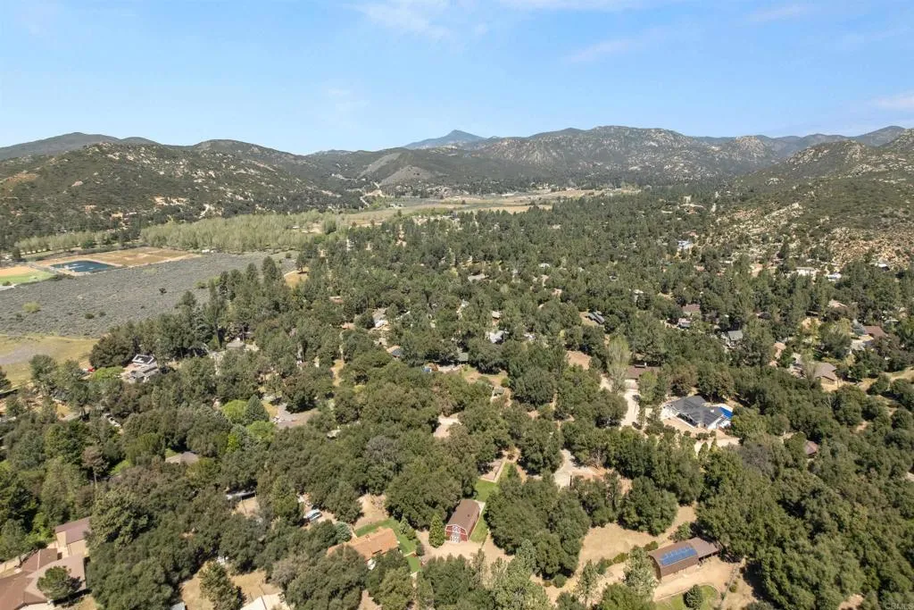 https://cdn.realtyfeed.com/cdn/127/306687753/7bfe4173c494e919d6e6f1294b5d3803.webp