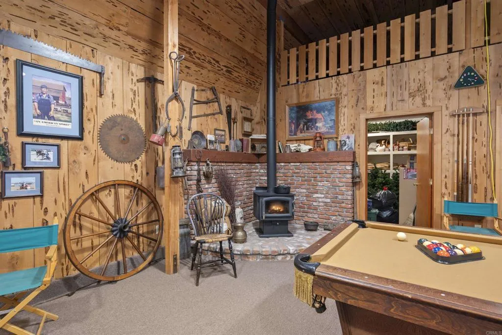 https://cdn.realtyfeed.com/cdn/127/306687753/932fc104e8930833d3f3a12ee0aa1f6a.webp