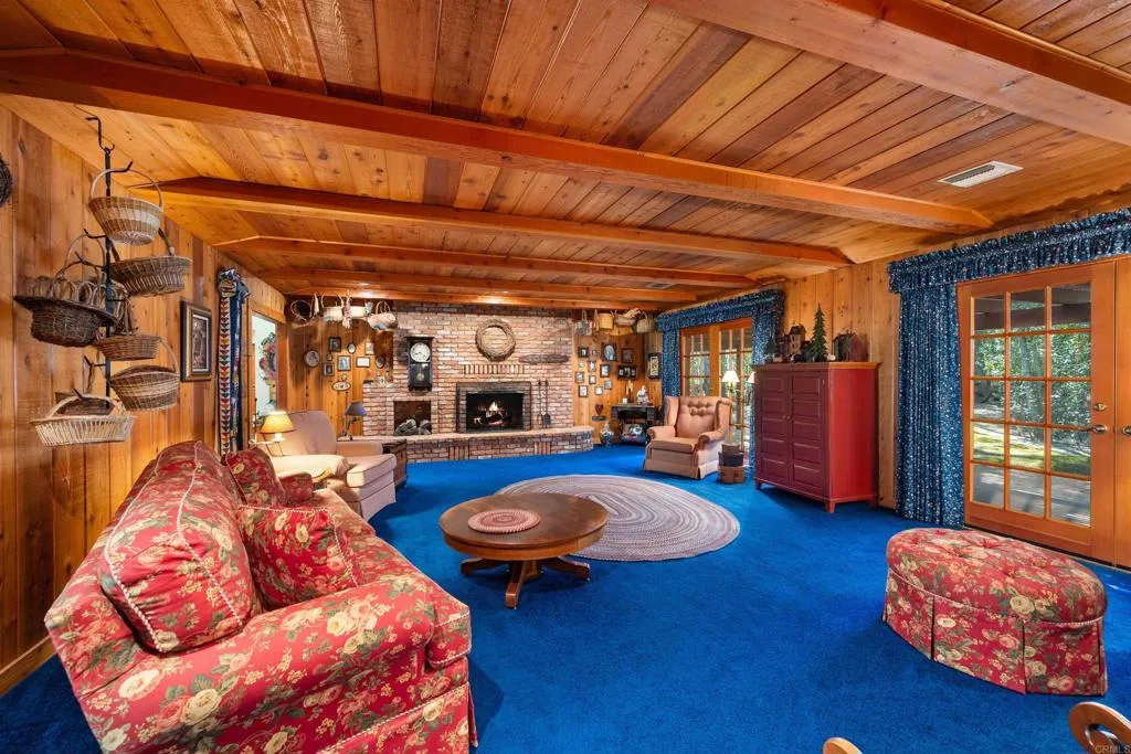 https://cdn.realtyfeed.com/cdn/127/306687753/956174fe1fcc3be967232190bc23e53e.webp