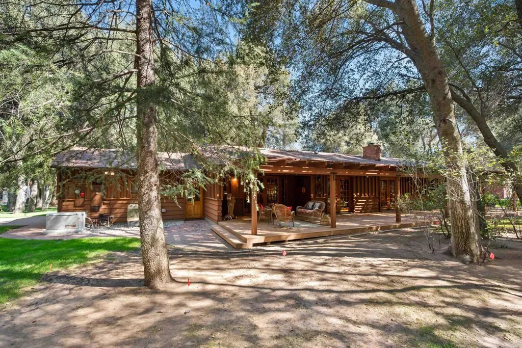 https://cdn.realtyfeed.com/cdn/127/306687753/b3b74774e13959136e1083c551713889.webp