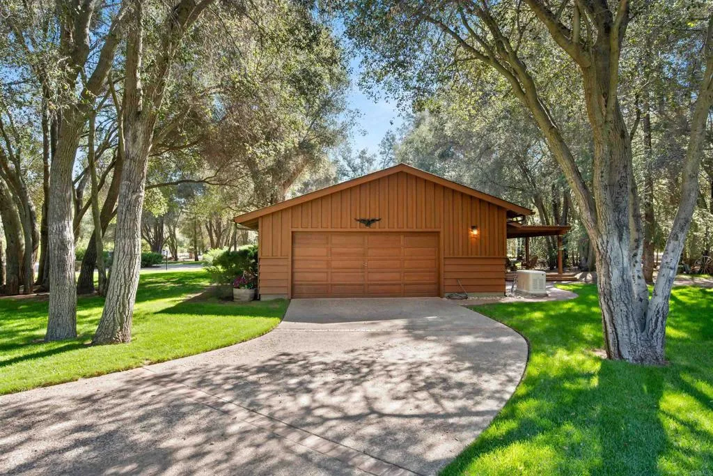 https://cdn.realtyfeed.com/cdn/127/306687753/be2ccf6d0d3ae8a21be3d5929602db57.webp