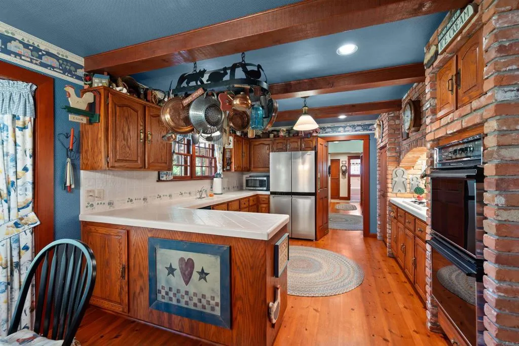 https://cdn.realtyfeed.com/cdn/127/306687753/e372f40f873b827b5ec50614b32d5a35.webp