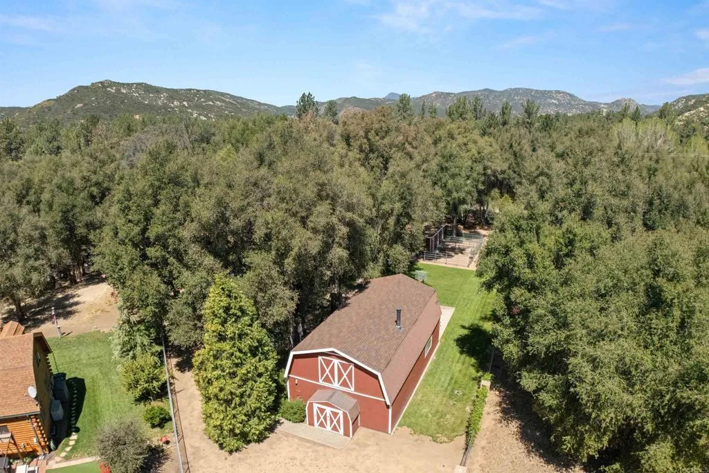 https://cdn.realtyfeed.com/cdn/127/306687753/fdb63770f8fdc9dca9e0cd08776f02e3.webp