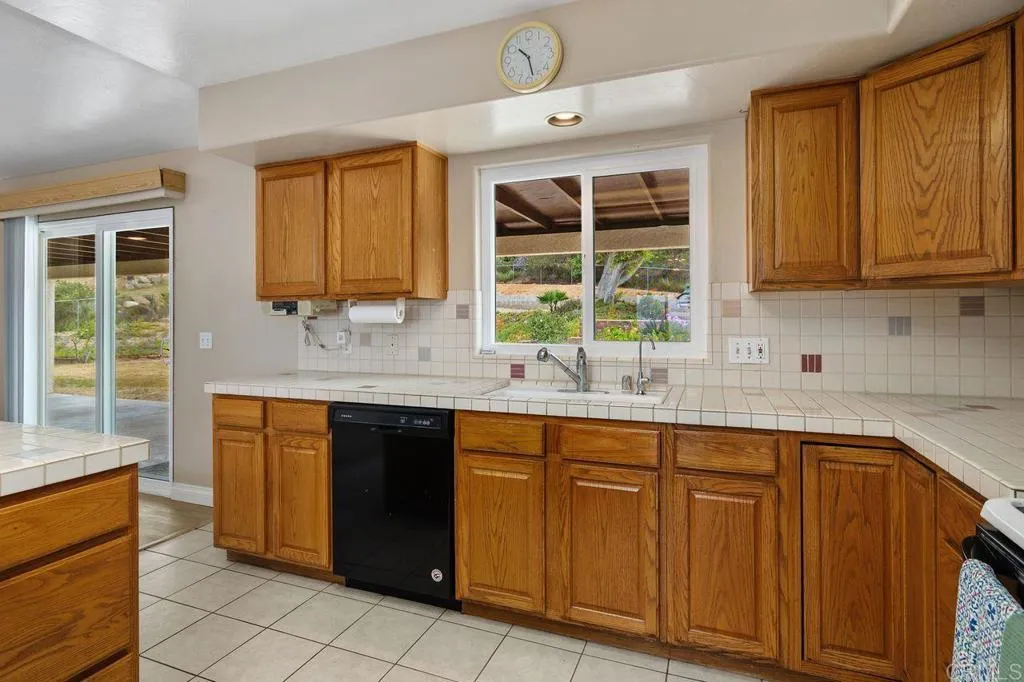 https://cdn.realtyfeed.com/cdn/127/306687777/0edccc9445564810243cf18a482aced9.webp
